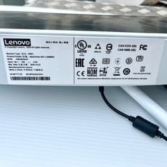 2020年製 Lenovo モニターと一体型デスクトップパソコンの画像