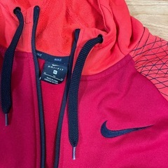NIKEのパーカーＸＬの画像