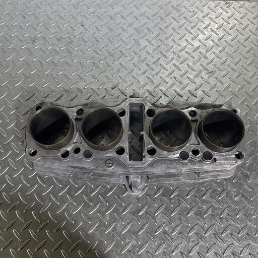 KAWASAKI KZ1000 シリンダー カワサキ [M-250327-6] KAWASAKI