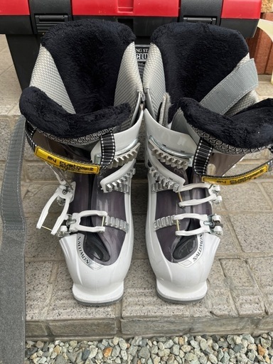 スキーブーツ　サロモン