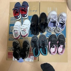 キッズ　スニーカー