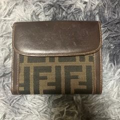 FENDI二つ折り財布