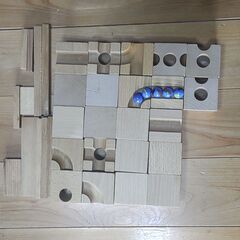 78ピース　キュボロ？木製ビー玉転がし 　知育玩具　ブロック　積み木　32000円の画像