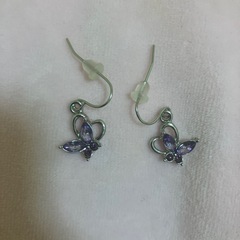 ピアス