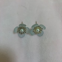 ピアス