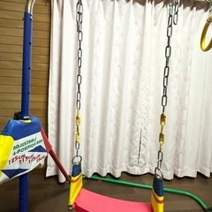 【売り切れ】子供用ブランコ、鉄棒、つり輪、バスケのゴール遊具の画像
