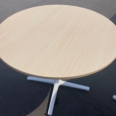 【中古オフィス家具在庫多数】美品 定価5万 ITOKI イトーキ 円卓 丸テーブル ミーティングテーブル 円幅90cm 休憩室 会議テーブル 井上金庫 検)事務机　オフィス チェア　会議 椅子　ロッカー　ミーティングテーブル　応接ソファ 店舗 事務所 什器　書庫 本棚 ラック デスク スチール 美品多数　格安の画像