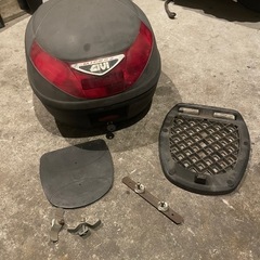 リアボックス