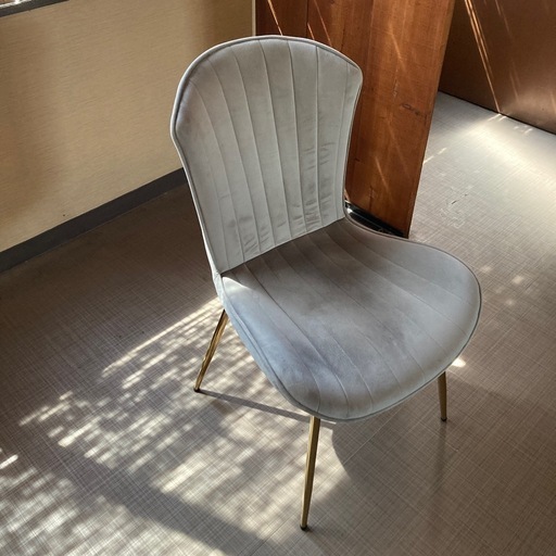 部屋に届く☆スグクル柔らかいシェル型グレーベルベットの貝に