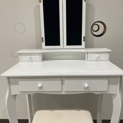 お洒落なホワイトドレッサー！値下げしました