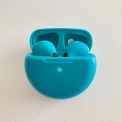 【新品未使用】ワイヤレスイヤホン Pro6 ブルーの画像