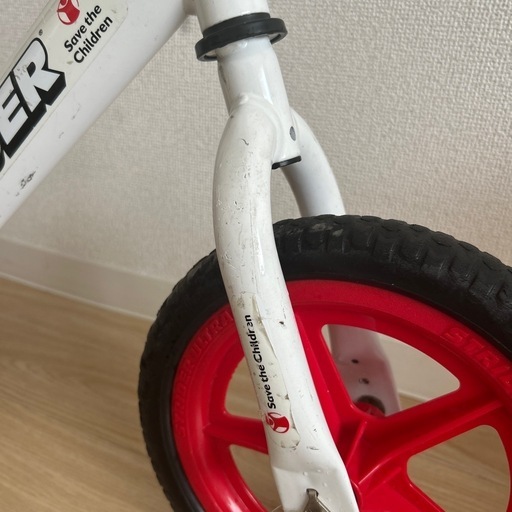 ストライダー　save the childrenモデル