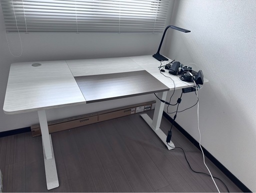 電動式スタンディングデスク