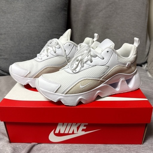 NIKE ☆スニーカー☆RYZ365 2 ☆24.5