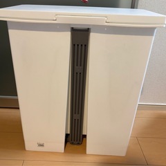 ゴミ箱　45L ペダルオープンの画像