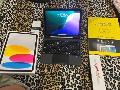 Apple iPad 11世代　（A16）シルバー　128GB