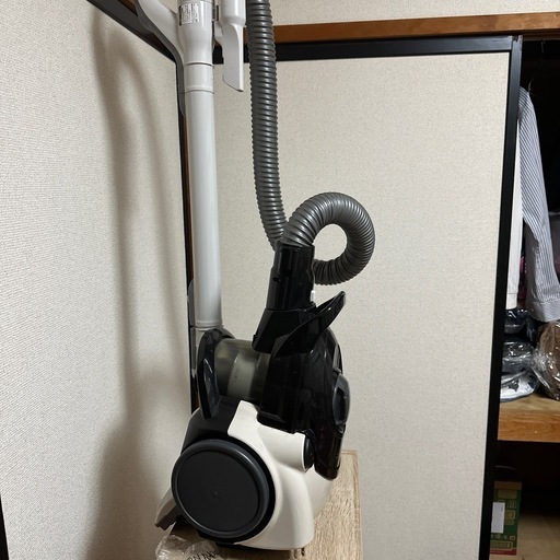 シャープ床移動型電気掃除機EC-CT12-C