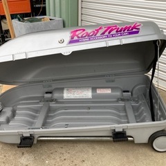 ルーフトランク　　　タイヤ付きの画像