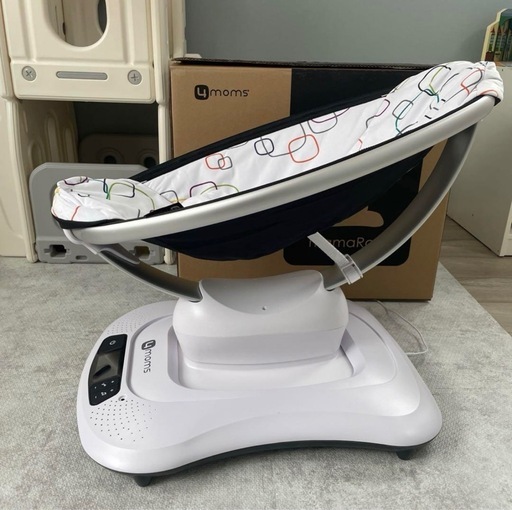 一旦受付停止　mamaRoo4 ママルー4 電動バウンサー