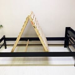 【受渡者決定】シングルベッド すのこ折り畳み式 コンセント付き 高さ調節可能の画像