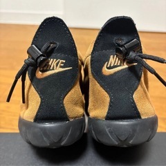 NIKE エアモックの画像