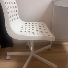 IKEAデスクチェアの画像