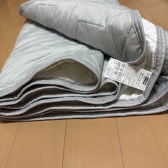 ニトリ 冷感敷きパッド【取引中】ダブルベッド用 今週処分の画像
