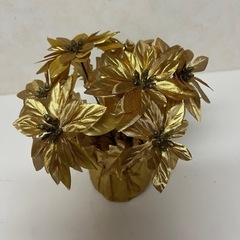 造花ゴールドポリンセチアの画像