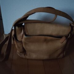 本革ショルダーバック　多機能希少デザインの画像