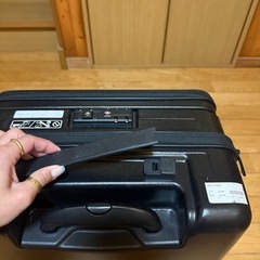 ジャンク品　ace. スーツケース　黒　の画像