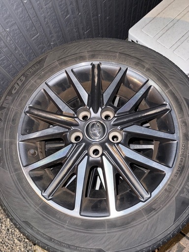 トヨタ純正タイヤ