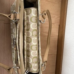 GUESS ハンドバッグ
の画像