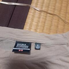 UNIQLOダブルスタンダードトップスの画像