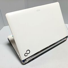 ✴️富士通製 14インチ 高画質グレア液晶＆ブルーレイ搭載 i3 SSD256GB ブルーレイ搭載 Webカメラ搭載 オフィス2021 (永久ライセンス保証）の画像