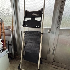 3段脚立　テーブル付き