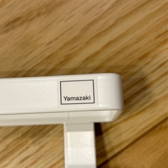 山崎実業(Yamazaki) キッチン シンク下 収納扉 タオルハンガー ホワイト 約W20×D9~10×H25.5cm プレート Plate タオル掛け タオルハンガーバー 巻き込み防止 2492の画像