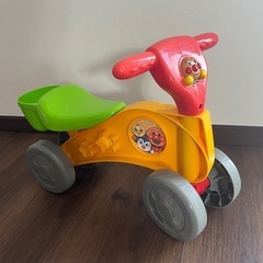 子供用のりもの　アンパンマン四輪車/バス　