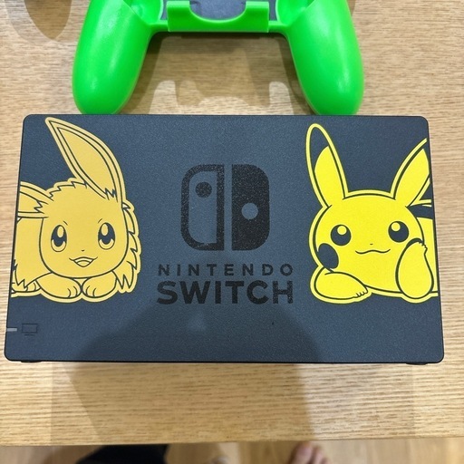 【決定】Nintendo Switch ピカチュウ　イーブイデザイン本体　ジョイコン2つ　グリップホルダー6つ 決定】Nintendo Switch ピカチュウ イーブイデザイン本体 ジョイコン2
