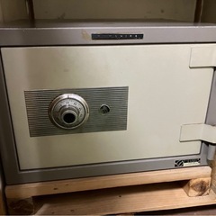 早い者勝ち　オフィスなど　金庫　