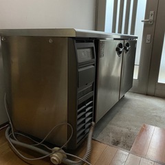 台下冷蔵庫　横幅:150 内容量:329L