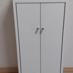 トイレ収納またはルーター収納