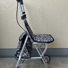 手押し車　折りたたみ　介護　老人
