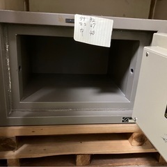 早い者勝ち　オフィスなど　金庫　の画像