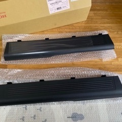 新型フリード　クロスター　備品　サイドステップ　純正フロントグリル　フロントガーニッシュ　ホンダエンブレムの画像