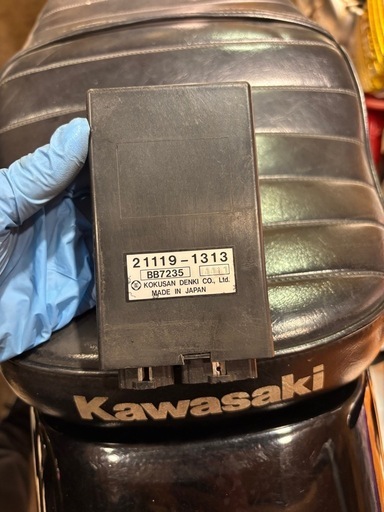 先程取り外したばかり　実働　ゼファー400 純正　cdi イグナイター