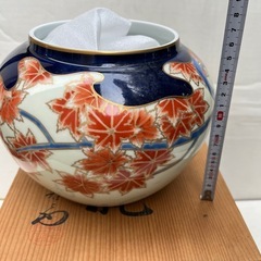 花瓶　紅葉の画像