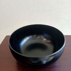 器　和皿　黒　直径23cm