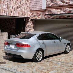 検査7年5月XE 20d ピュア ディーゼルターボ実走7.4万km/ACC/BSM/レーンキープ/Meridianサウンド/純正ナビ/バックカメラ/スマートキー/記録簿の画像