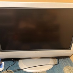TOSHIBA　32インチ　 液晶テレビ 