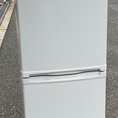 【RKGRE-480】特価！MAXZEN/140L 2ドア冷凍冷蔵庫/JR142HM01WH/中古品/2023年製/当社より近隣無料配達！